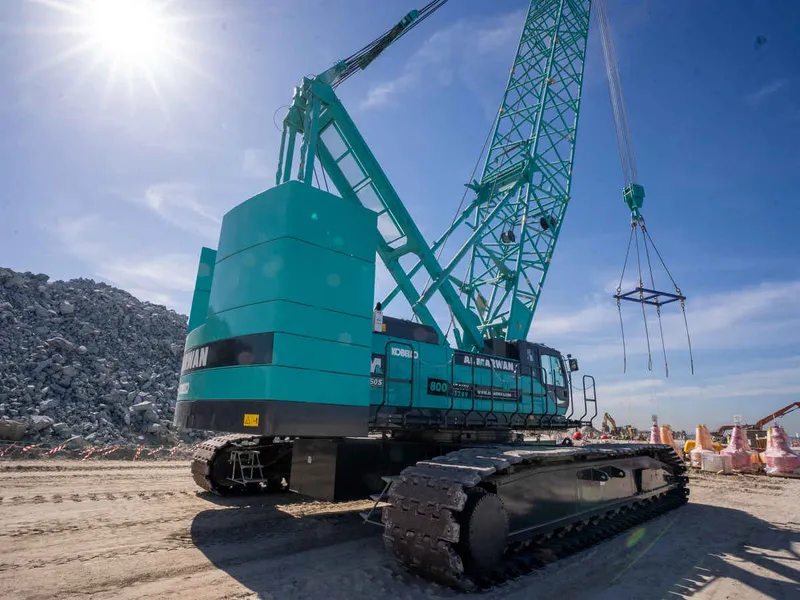 A closer look at the counterweight of the Kobelco 7250S 250 ton crawler crane