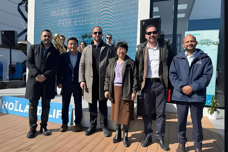 almarwan team at sinoboom booth during bauma Munich