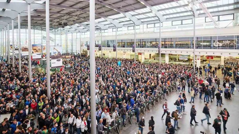 hundreds of thousands of visitors at Bauma 2022