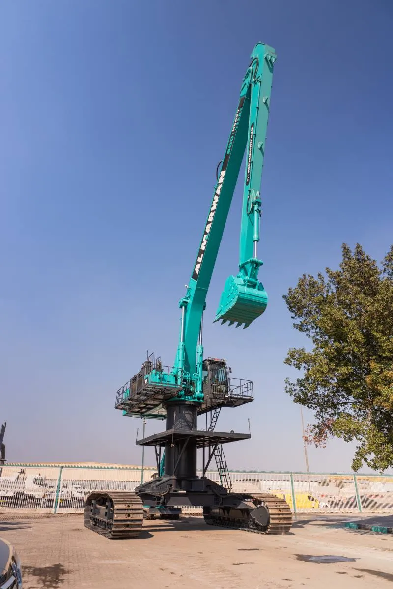 Kobelco SK850 high-bed excavator