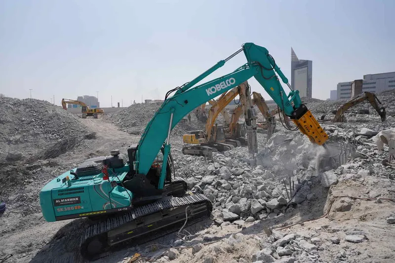 حفار كوبلكو SK380