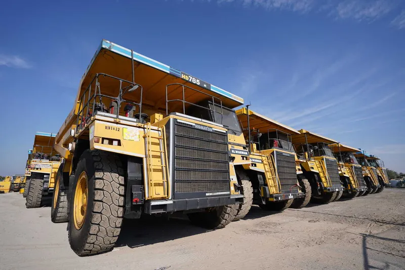 Multiple Komatsu HD785 units at the Al Marwan yard