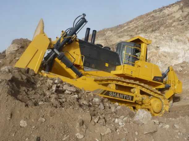 بلدوزر شانتوي SD90 أكبر بلدوزر صيني مصنّع إلى اليوم. مصدر الصورة شركة شانتوي كونستركشن ماشينري