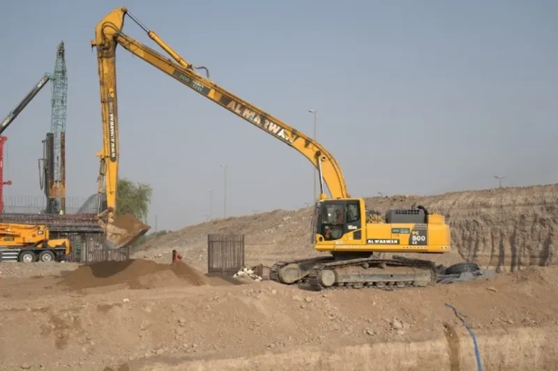 komatsu long reach excavator