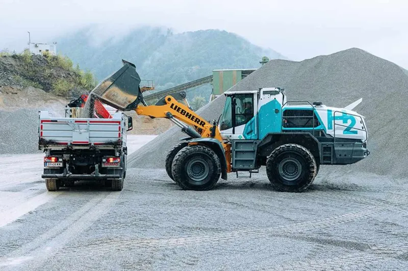 Liebherr hydrogen-powered wheel loader