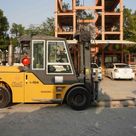 2003 DanTruck 9000 Forklift- right side view