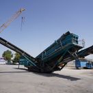 Buy the 2018 Powerscreen Chieftain 2100X 37-ton screener for your quarry & aggregate screening & crushing project in the UAE from Al Marwan