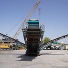 Buy the 2018 Powerscreen Chieftain 2100X 37-ton screener for your quarry & aggregate screening & crushing project in the UAE from Al Marwan