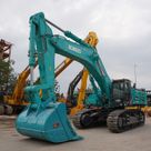 Rent Large 85-Ton Track Excavator | Al Marwan