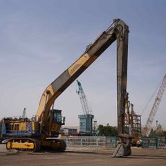 2001 Komatsu PC1600 Track Excavator Front Right View - EX-0238