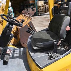 2004 Hyster H4.00XMS-6 Forklift cabin-view