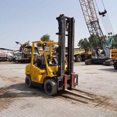 2004 Hyster H4.00XMS-6 Forklift front-right-view