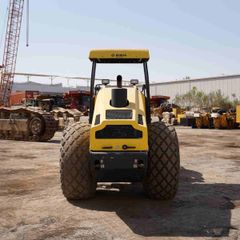 2018 Bomag BW 211 D-40 Single Drum Roller Rear View - RO-0445