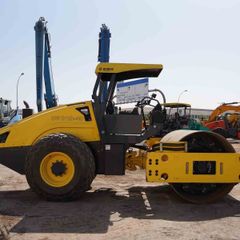 2018 Bomag BW 211 D-40 Single Drum Roller Right View - RO-0445