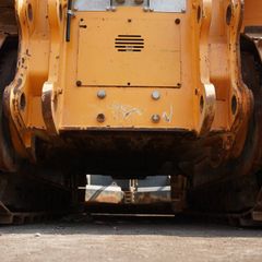 2021_liebherr_736_bulldozer_undercarriage_view