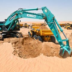 Rent Medium 35-Ton Track Excavators | Al Marwan