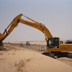 Rent Medium 30-Ton Track Excavators | Al Marwan