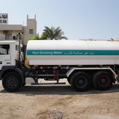 This used 2004 Man 33.373DFC 6x4 Water Truck have a liquid capacity up to 5000 gallons. Buy this heavy truck on Al Marwan.