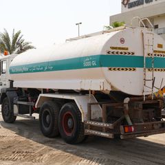 This used 2004 Man 33.373DFC 6x4 Water Truck have a liquid capacity up to 5000 gallons. Buy this heavy truck on Al Marwan.