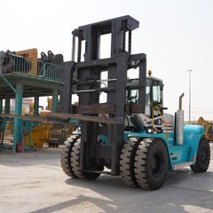 Rent 25-Ton Forklifts |Al Marwan