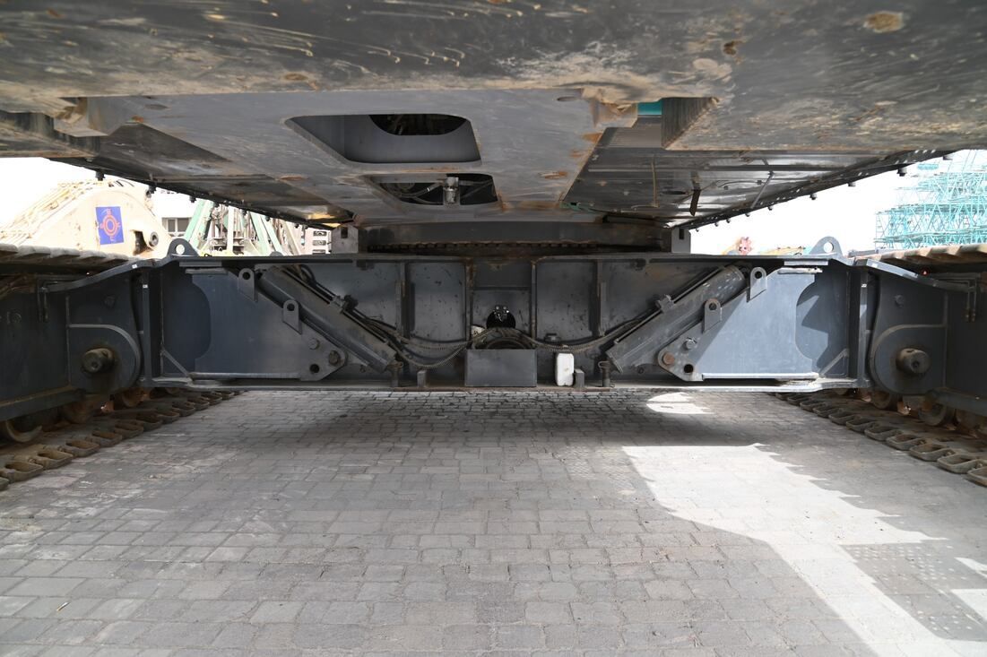 2015 Kobelco 7250S Crawler Crane CRC-0300 undercarriage view- Al Marwan Machinery