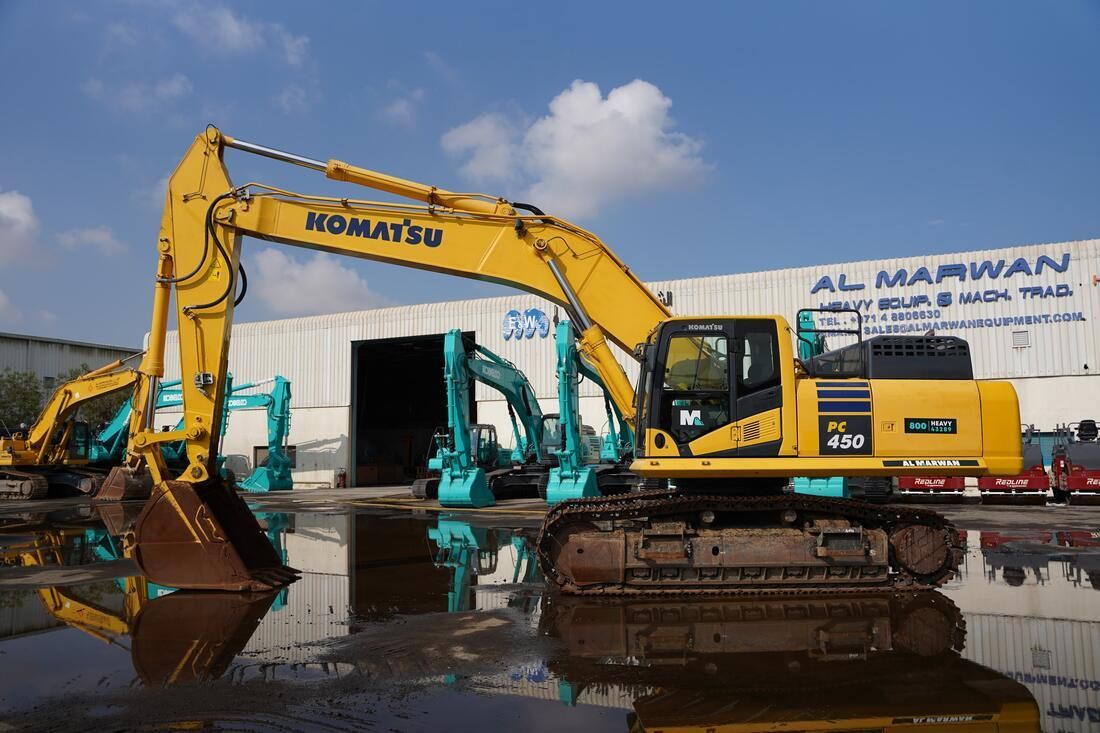 2016 Komatsu PC450-10 Track Excavator right-side-view - Al Marwan