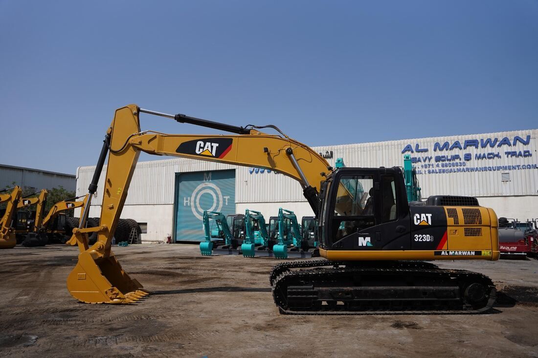 Cat 323D3 Track Excavator 2020-Side-Al Marwan