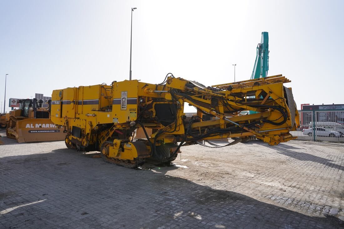2001 CMI (Terex) PR800-7 Cold Miller front right view - Al Marwan Heavy Machinery