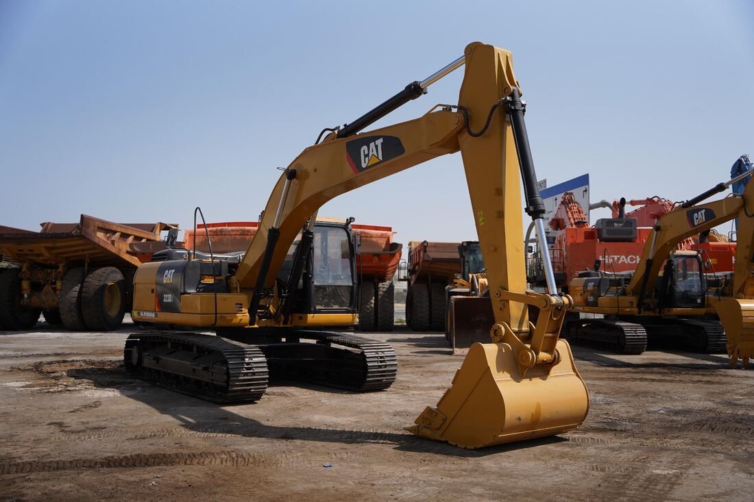 Cat 323D3 Track Excavator 2020-Front-Left-Al Marwan