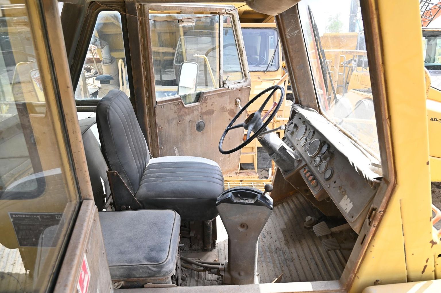 1995 Used Caterpillar Cat 769C 67 ton Rigid Dump Truck Off-Highway Hauler Off Road Dumper Truck