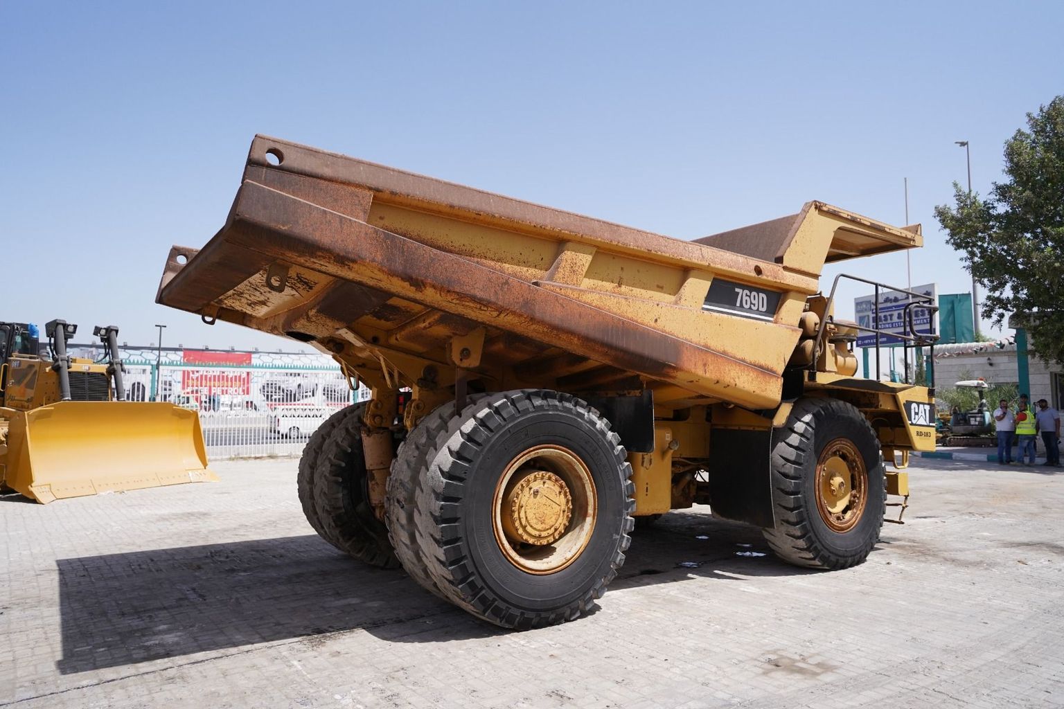 1999 Used Caterpillar 769D 71-Ton Rigid Dump Truck Off-Highway Hauler