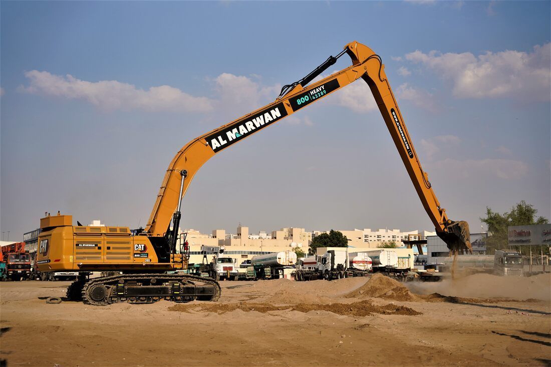 Rent Large 95 Ton Long Reach Track Excavators | Al Marwan