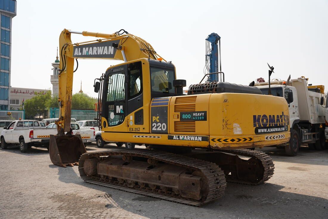 2015 Komatsu PC220-8M0 Track Excavator Rear left view |Al Marwan