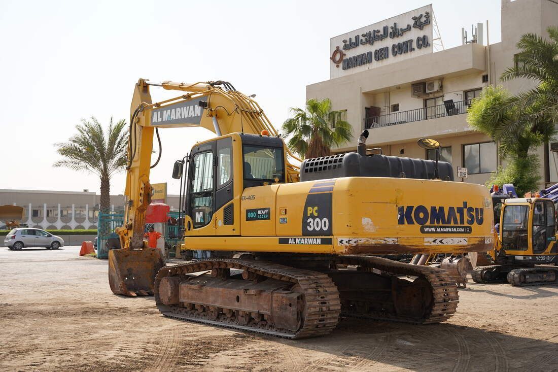 2018 Komatsu PC300-8MO Track Excavator rear left view - Al Marwan Heavy Machinery
