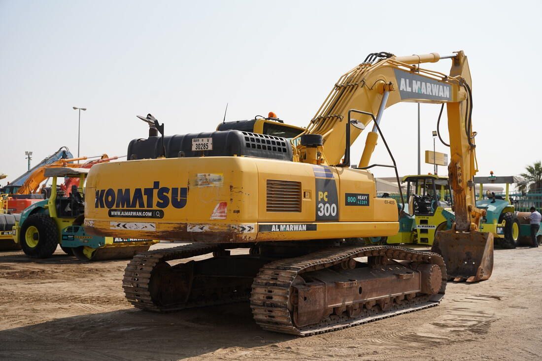 2018 Komatsu PC300-8MO Track Excavator rear right view - Al Marwan Heavy Machinery