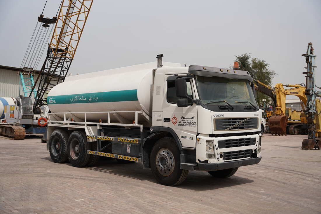 2005 Volvo FM12 6x4 Water Truck-Reliable Water Distribution-Front-Right-Image