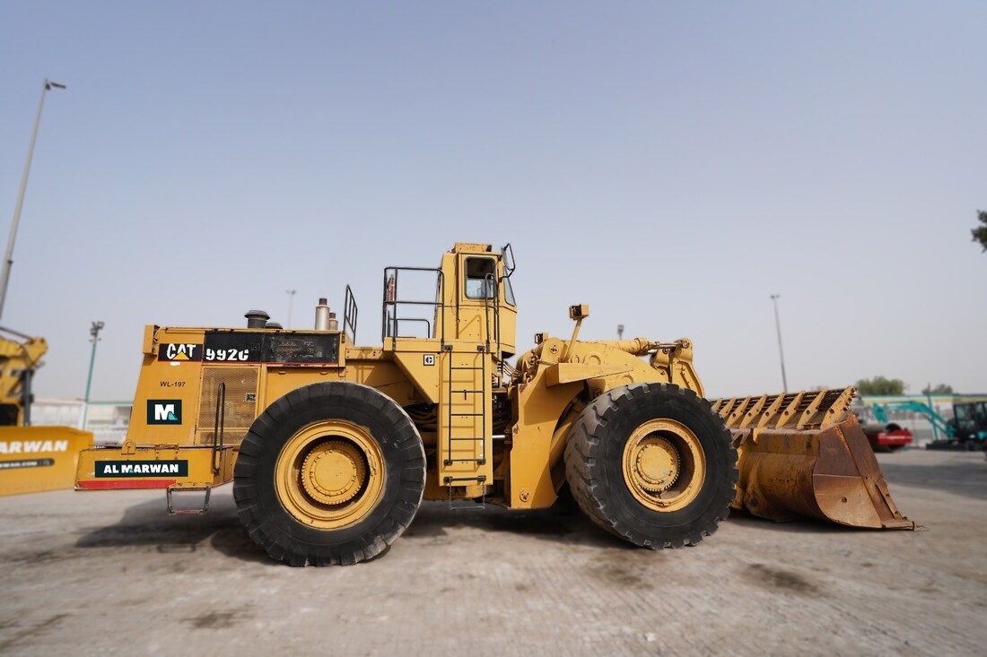 1988 Cat 992C Large Wheel Loader right side view| Al Marwan Machinery