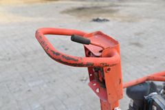 2001 Dynapac LG140 Plate Compactor Handle View - CP-0023