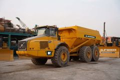 2005 Volvo A40D Off-Road Water Truck Front Left View - ADW-0001