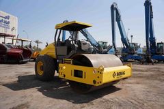 2018 Bomag BW 211 D-40 Single Drum Roller Front Right View - RO-0445