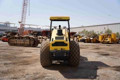 2018 Bomag BW 211 D-40 Single Drum Roller Rear View - RO-0445