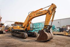 2020 Hyundai 480LC-9S Track Excavator Front Right View
