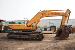 2020 Hyundai 480LC-9S Track Excavator Right Side View