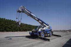 Rent 25-Ton Mobile Cranes | Al Marwan