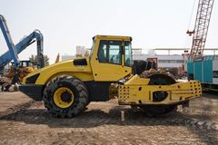 Single Drum Roller-2014 Bomag BW226 PDH-4 right side view- Al Marwan Machinery