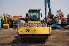 Single Drum Roller-2014 Bomag BW226 PDH-4 front view- Al Marwan Machinery