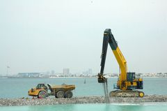 Rent Large 160-Ton Long Reach Track Excavators | Al Marwan