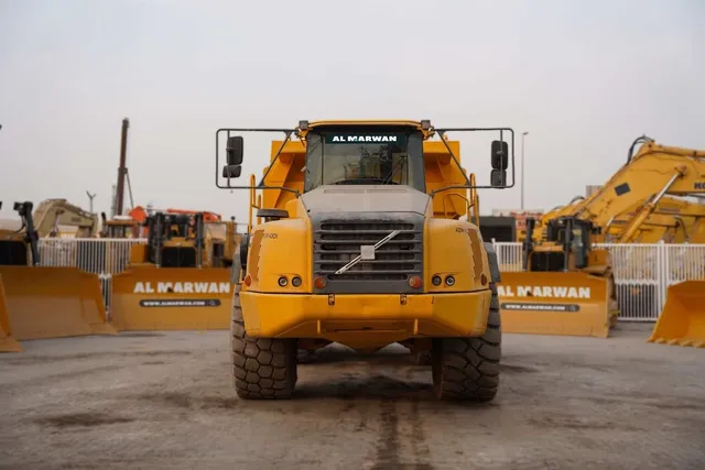 2005 Volvo A40D Off-Road Water Truck Front View - ADW-0001`