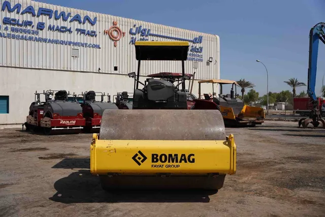 2018 Bomag BW 211 D-40 Single Drum Roller Front View - RO-0445