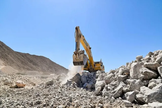 Rent Large 45-Ton Track Excavators | Al Marwan